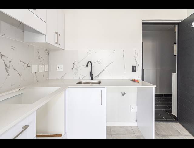 1 BEDROOM APARTMENT FOR SALE IN TABLE VIEW